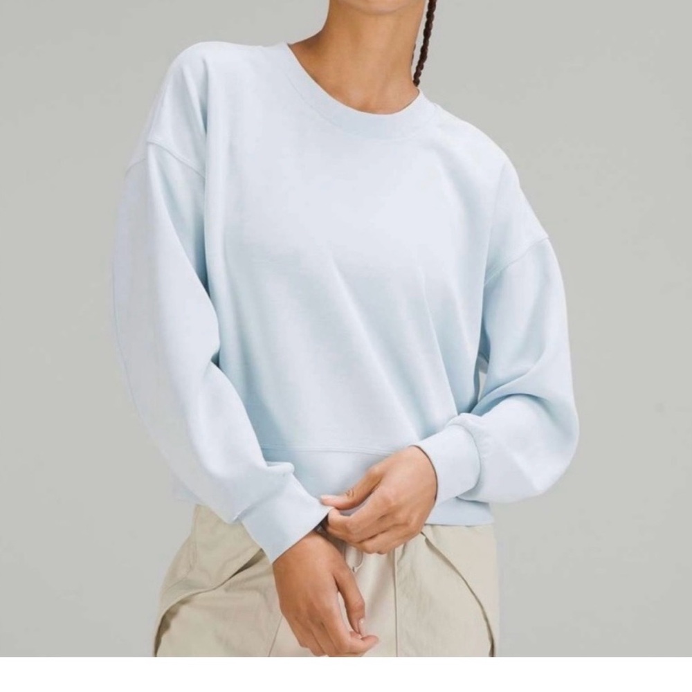 lululemon softstreme Perfectly Oversized Cropped Crew Powder Blue Size 8 EUC